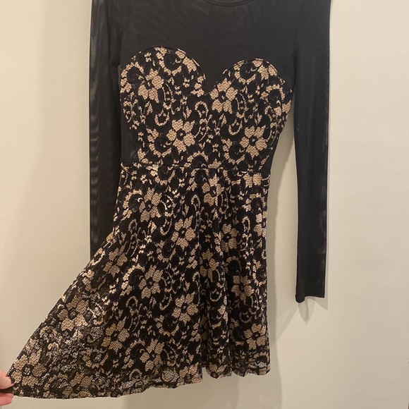Gold and black New Years Eve dress - Picture 2 of 4
